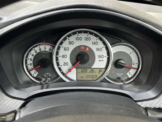 トヨタ カローラ フィールダー 1．5G 愛知県 2014(平26)年 10.6万km ブラックマイカ ワンオーナー/禁煙車/純正メモリナビ/　AM/FM/BT/CD/DVD/フルセグTV/社外ドラレコ/純正フロアマット/ルーフレール/横滑り防止装置/電格ミラー/Wエアバッグ/カーテンエアバッグ/保証書/スペアキー