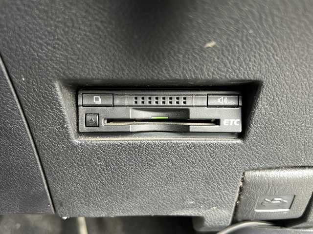 トヨタ カローラ フィールダー 1．5G 愛知県 2014(平26)年 10.6万km ブラックマイカ ワンオーナー/禁煙車/純正メモリナビ/　AM/FM/BT/CD/DVD/フルセグTV/社外ドラレコ/純正フロアマット/ルーフレール/横滑り防止装置/電格ミラー/Wエアバッグ/カーテンエアバッグ/保証書/スペアキー