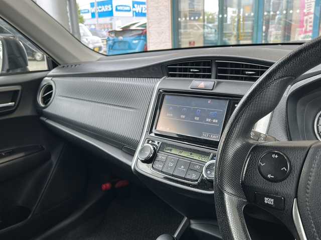 トヨタ カローラ フィールダー 1．5G 愛知県 2014(平26)年 10.6万km ブラックマイカ ワンオーナー/禁煙車/純正メモリナビ/　AM/FM/BT/CD/DVD/フルセグTV/社外ドラレコ/純正フロアマット/ルーフレール/横滑り防止装置/電格ミラー/Wエアバッグ/カーテンエアバッグ/保証書/スペアキー