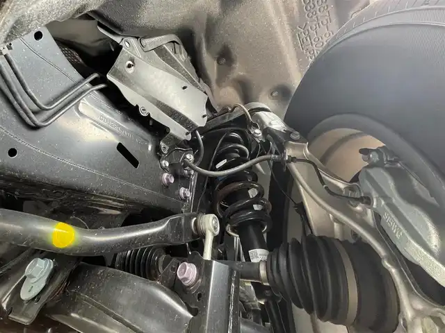 トヨタ ランドクルーザー ２５０ GX 滋賀県 2025(令7)年 0.3万km スーパーホワイトⅡ ディーゼル/4WD(F4)/8インチ純正ナビ/(FM/AM/フルセグ/Bluetooth/HDMI)/パノラミックビューモニター/バックカメラ/ETC/ＴｏｙｏｔaＳａｆｅｔｙＳｅｎｓｅ/・プリクラッシュブレーキアシスト	/・レーンキープアシスト	/・レーダークルーズコントロール/・プロアクティブドライビングアシスト（ＰＤＡ）/・ブラインドスポットモニター（ＢＳＭ）/・安心降車アシスト（ＳＥＡ）/・パーキングサポートブレーキ（前後方静止物）/・パーキングサポートブレーキ（後方接近車両）/・標識検知機能	/電動格納ミラー/電動パーキング/ブレーキホールド/ステアリングスイッチ/オートライト/LEDヘッドライト/フロントフォグ/リアフォグ/オートハイビーム/ヘッドライトウォッシャー/フルオートエアコン/プッシュスタート/スマートキー/タイプC/USBポート/ドライブモードセレクト