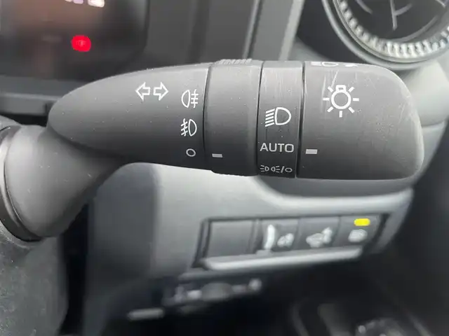 トヨタ ランドクルーザー ２５０ GX 滋賀県 2025(令7)年 0.3万km スーパーホワイトⅡ ディーゼル/4WD(F4)/8インチ純正ナビ/(FM/AM/フルセグ/Bluetooth/HDMI)/パノラミックビューモニター/バックカメラ/ETC/ＴｏｙｏｔaＳａｆｅｔｙＳｅｎｓｅ/・プリクラッシュブレーキアシスト	/・レーンキープアシスト	/・レーダークルーズコントロール/・プロアクティブドライビングアシスト（ＰＤＡ）/・ブラインドスポットモニター（ＢＳＭ）/・安心降車アシスト（ＳＥＡ）/・パーキングサポートブレーキ（前後方静止物）/・パーキングサポートブレーキ（後方接近車両）/・標識検知機能	/電動格納ミラー/電動パーキング/ブレーキホールド/ステアリングスイッチ/オートライト/LEDヘッドライト/フロントフォグ/リアフォグ/オートハイビーム/ヘッドライトウォッシャー/フルオートエアコン/プッシュスタート/スマートキー/タイプC/USBポート/ドライブモードセレクト