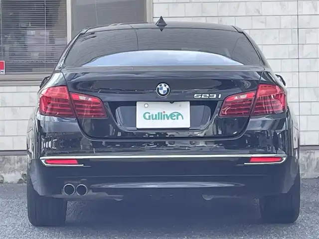ＢＭＷ ５２３ｉ ラグジュアリー 福岡県 2013(平25)年 5.1万km サファイアブラックP 純正HDDナビ/　(AM/FM/CD/DVD/Bluetooth/ワンセグTV)/バックカメラ/黒レザーシート/インテリジェントセーフティ/レーンディパーチャーウォーニング/クルーズコントロール/パーキングディスタンスコントロール/横滑り防止/ドライビングパフォーマンスコントロール/オートマチックホールド/パーキングブレーキ/コムテック前方ドライブレコーダー【HDR-251GH】/革巻きステアリング/ステアリングスイッチ/シートヒーター付きパワーシート(D/N)/社外フロアマット/アクセサリーソケット/ISOFIX/保証書/取扱説明書/ナビ取扱説明書