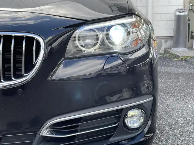 ＢＭＷ ５２３ｉ ラグジュアリー 福岡県 2013(平25)年 5.1万km サファイアブラックP 純正HDDナビ/　(AM/FM/CD/DVD/Bluetooth/ワンセグTV)/バックカメラ/黒レザーシート/インテリジェントセーフティ/レーンディパーチャーウォーニング/クルーズコントロール/パーキングディスタンスコントロール/横滑り防止/ドライビングパフォーマンスコントロール/オートマチックホールド/パーキングブレーキ/コムテック前方ドライブレコーダー【HDR-251GH】/革巻きステアリング/ステアリングスイッチ/シートヒーター付きパワーシート(D/N)/社外フロアマット/アクセサリーソケット/ISOFIX/保証書/取扱説明書/ナビ取扱説明書