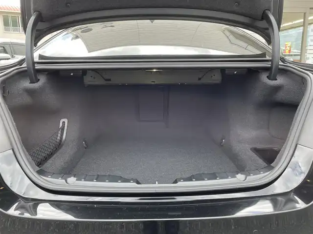 ＢＭＷ ５２３ｉ ラグジュアリー 福岡県 2013(平25)年 5.1万km サファイアブラックP 純正HDDナビ/　(AM/FM/CD/DVD/Bluetooth/ワンセグTV)/バックカメラ/黒レザーシート/インテリジェントセーフティ/レーンディパーチャーウォーニング/クルーズコントロール/パーキングディスタンスコントロール/横滑り防止/ドライビングパフォーマンスコントロール/オートマチックホールド/パーキングブレーキ/コムテック前方ドライブレコーダー【HDR-251GH】/革巻きステアリング/ステアリングスイッチ/シートヒーター付きパワーシート(D/N)/社外フロアマット/アクセサリーソケット/ISOFIX/保証書/取扱説明書/ナビ取扱説明書