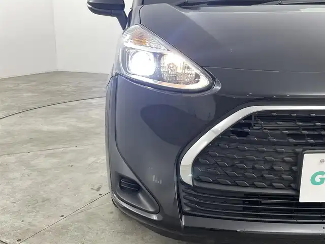 トヨタ シエンタ ハイブリッド G 福島県 2022(令4)年 3.2万km ブラックマイカ トヨタセーフティセンス/・衝突軽減ブレーキ　/・車線逸脱警報装置　/・オートハイビーム　/・ふらつき警報　/純正ナビゲーション/・型式：AVIC-R2503/・Bluetooth/TV/CD/DVD/AM・FM/CD/DVD/・バックカメラ/・ETC/前方ドライブレコーダー/革巻きステアリング/・ステアリングスイッチ/両側パワースライドドア/プッシュスタート/・スマートキー/LEDライト/・オートライト/・ヘッドライトリベライザー/電動格納ミラー/純正フロアマット