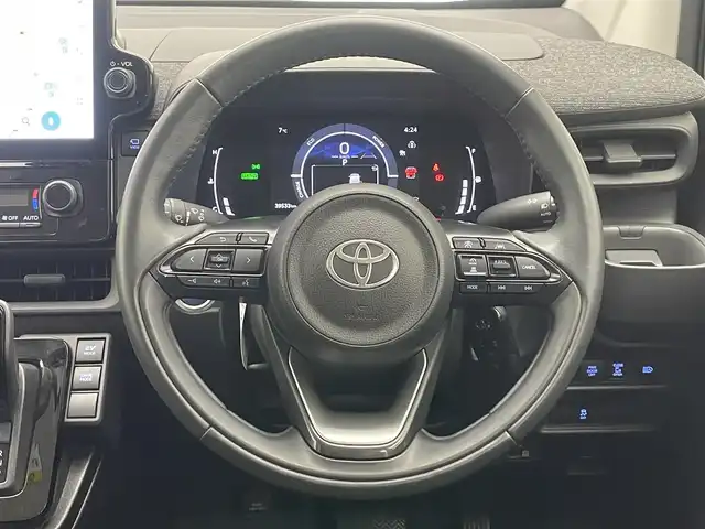 トヨタ シエンタ ハイブリッド Z 愛知県 2023(令5)年 4万km アーバンカーキ 純正１０．５型ＤＡナビ　全方位カメラ　シートヒーター　ハンドルヒーター　リアサーキュレーター　両側パワスラ　前後ドラレコ　セーフティセンス　衝突軽減　追従クルコン　Ａ１００Ｖ電源　ＥＴＣ２．０　禁煙車