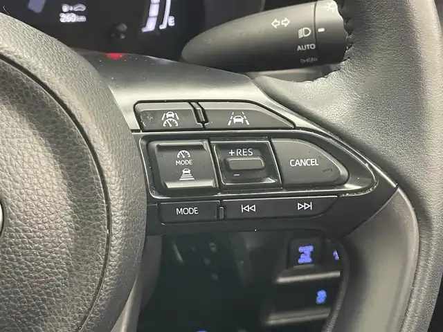 トヨタ シエンタ ハイブリッド Z 愛知県 2023(令5)年 4万km アーバンカーキ 純正１０．５型ＤＡナビ　全方位カメラ　シートヒーター　ハンドルヒーター　リアサーキュレーター　両側パワスラ　前後ドラレコ　セーフティセンス　衝突軽減　追従クルコン　Ａ１００Ｖ電源　ＥＴＣ２．０　禁煙車