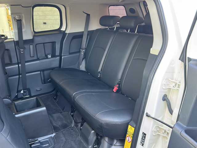 トヨタ ＦＪクルーザー 神奈川県 2016(平28)年 4.6万km ホワイト 純正ディーラーナビ(CD/SD/BT/フルセグTV)/バックカメラ/Weds17ンチアルミ(KEELER FORCE)/BajaRackルーフラック/YAKIMAサイクルラック/リモコンキー/クルーズコントロール/パーキングセンサー/横滑り防止装置/アクティブトラクションコントロール/黒レザー調シートカバー/デジタルインナーミラー/ETC/純正フロアマット/純正ドアバイザー/スペアキー×1/保証書/取扱説明書