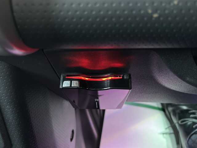 トヨタ ＦＪクルーザー 神奈川県 2016(平28)年 4.6万km ホワイト 純正ディーラーナビ(CD/SD/BT/フルセグTV)/バックカメラ/Weds17ンチアルミ(KEELER FORCE)/BajaRackルーフラック/YAKIMAサイクルラック/リモコンキー/クルーズコントロール/パーキングセンサー/横滑り防止装置/アクティブトラクションコントロール/黒レザー調シートカバー/デジタルインナーミラー/ETC/純正フロアマット/純正ドアバイザー/スペアキー×1/保証書/取扱説明書