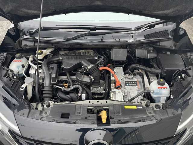 日産 オーラ G FOUR レザーエディション 岩手県 2022(令4)年 7.7万km 黒 ＢＯＳＥサウンド　純正９型ナビ　プロパイロット　全周囲Ｃ　ＨＤＭＩ　デジタルインナーミラー　本革シートヒーター　ＧＰＳレーダー　キャンセラー付フルセグ　ＥＴＣ２．　Ｑｉワイヤレス充電　ドラレコ　ＢＳＭ