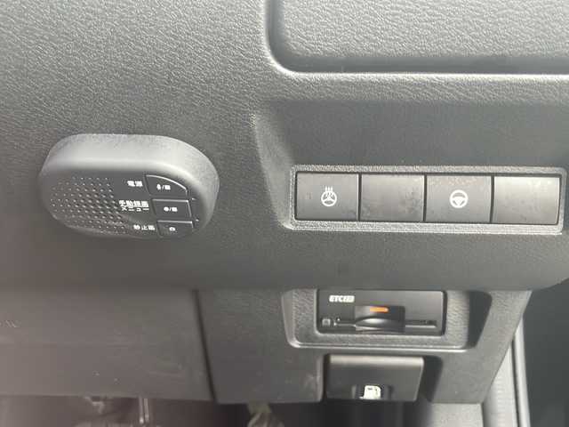 日産 オーラ G FOUR レザーエディション 岩手県 2022(令4)年 7.7万km 黒 ＢＯＳＥサウンド　純正９型ナビ　プロパイロット　全周囲Ｃ　ＨＤＭＩ　デジタルインナーミラー　本革シートヒーター　ＧＰＳレーダー　キャンセラー付フルセグ　ＥＴＣ２．　Ｑｉワイヤレス充電　ドラレコ　ＢＳＭ