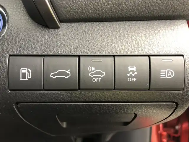 トヨタ カムリ G 愛知県 2018(平30)年 4万km エモーショナルレッド トヨタセーフティセンス/　・プリクラッシュセーフティ/　・アダプティブクルーズコントロール/　・レーンキープアシスト/　・クリアランスソナー/純正ナビ/　ＢＴ／フルセグＴＶ／ＡｐｐｌｅＣａｒＰｌａｙ／ＡｎｄｒｏｉｄＡｕｔｏ）/バックカメラ/ＥＴＣ/純正ドラレコ/運転席パワーシート/純正１７インチＡＷ