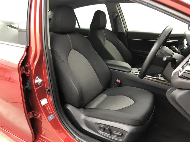 トヨタ カムリ G 愛知県 2018(平30)年 4万km エモーショナルレッド トヨタセーフティセンス/　・プリクラッシュセーフティ/　・アダプティブクルーズコントロール/　・レーンキープアシスト/　・クリアランスソナー/純正ナビ/　ＢＴ／フルセグＴＶ／ＡｐｐｌｅＣａｒＰｌａｙ／ＡｎｄｒｏｉｄＡｕｔｏ）/バックカメラ/ＥＴＣ/純正ドラレコ/運転席パワーシート/純正１７インチＡＷ