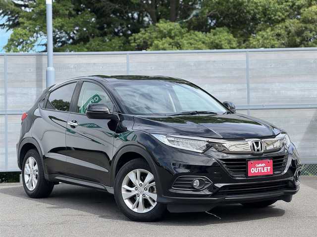 ホンダ ヴェゼル X ホンダセンシング 三重県 2018(平30)年 5.6万km クリスタルブラックパール ホンダセンシング/アイドリングストップ/カロッツエリアメモリナビ・地デジTV/・DVD/CD/・Bluetooth/バックカメラ/レーダークルーズコントロール/レーンディパーチャーアラート/セルスターGPSレーダー探知機/ビルトインETC/純正16インチアルミホイール/LEDヘッドライト/・オートライト/フォグライト/プッシュエンジンスタート/スマートキー×2/新車時保証書/取扱説明書