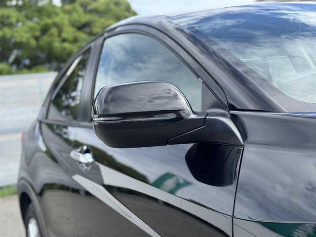 ホンダ ヴェゼル X ホンダセンシング 三重県 2018(平30)年 5.6万km クリスタルブラックパール ホンダセンシング/アイドリングストップ/カロッツエリアメモリナビ・地デジTV/・DVD/CD/・Bluetooth/バックカメラ/レーダークルーズコントロール/レーンディパーチャーアラート/セルスターGPSレーダー探知機/ビルトインETC/純正16インチアルミホイール/LEDヘッドライト/・オートライト/フォグライト/プッシュエンジンスタート/スマートキー×2/新車時保証書/取扱説明書