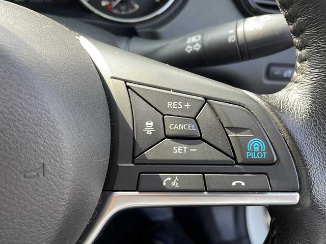 日産 エクストレイル 20Xi 新潟県 2018(平30)年 6.6万km ブリリアントホワイトパール 純正メモリナビ/（DTV/DVD/Bluetooth）/プロパイロット/衝突軽減/追従機能付きクルーズコントロール/レーンキープアシスト/クリアランスソナー/全周囲カメラ/デジタルインナー/ドライブレコーダー/パワーバックドア/LEDヘッドライト/フォグランプ/ウィンカーミラー/電格ミラー/ドアバイザー/スペアキー