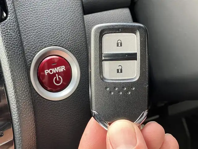 ホンダ フィット ハイブリット Sパッケージ 三重県 2014(平26)年 12万km ビビットスカイブルーP 車検R9年1月25日/♪純正インターナビ/ ・フルセグ・CD/DVD再生/ ・Bluetooth・HDMI/ ・USB/♪バックカメラ/♪シティブレーキアクティブシステム(CTBA)/♪クルーズコントロール/♪スマートキー/♪プッシュスタート/♪LEDヘッドライト/♪フォグライト/♪オートライト/♪ウィンカーミラー/♪アイドリングストップ/♪革巻ステアリング/♪ステアリングスイッチ/♪パドルシフト/♪ビルトインETC/♪フロアマット/♪ドアバイザー/♪プライバシーガラス/♪電格ミラー/♪サイド/カーテンエアバック