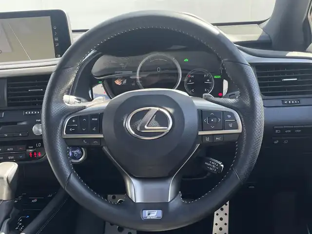 レクサス ＲＸ 450h Fスポーツ 東京都 2021(令3)年 1.5万km グラファイトブラックガラスフレーク 純正ナビ/全方位カメラ/サンルーフ/パワーバックドア/ヘッドアップディスプレイ/ステアリングヒーター/パドルシフト/ETC2.0/レーダークルーズコントロール/BSM/レーンキープ/スマートキー/プッシュスタート/アイドリングストップ/レザーシート/シートヒーター/純正フロアマット/ルーフレール/電動格納ミラー/衝突軽減ブレーキ/純正アルミホイール
