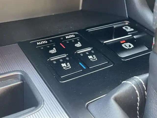 レクサス ＲＸ 450h Fスポーツ 東京都 2021(令3)年 1.5万km グラファイトブラックガラスフレーク 純正ナビ/全方位カメラ/サンルーフ/パワーバックドア/ヘッドアップディスプレイ/ステアリングヒーター/パドルシフト/ETC2.0/レーダークルーズコントロール/BSM/レーンキープ/スマートキー/プッシュスタート/アイドリングストップ/レザーシート/シートヒーター/純正フロアマット/ルーフレール/電動格納ミラー/衝突軽減ブレーキ/純正アルミホイール