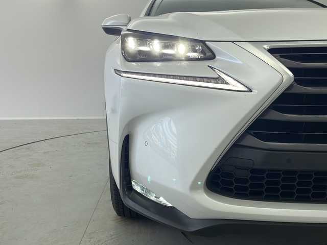 レクサス ＮＸ 200t Iパッケージ 茨城県 2014(平26)年 4.8万km ソニッククォーツ ３眼ＬＥＤヘッドライト　/ステアリングヒーター　/衝突被害軽減ブレーキ　/ＢＳＭ　/シートヒーター　/シートメモリ　/パワーシート　/バックカメラ　/追従型クルーズコントロール　/ビルドインＥＴＣ　/コーナーセンサー