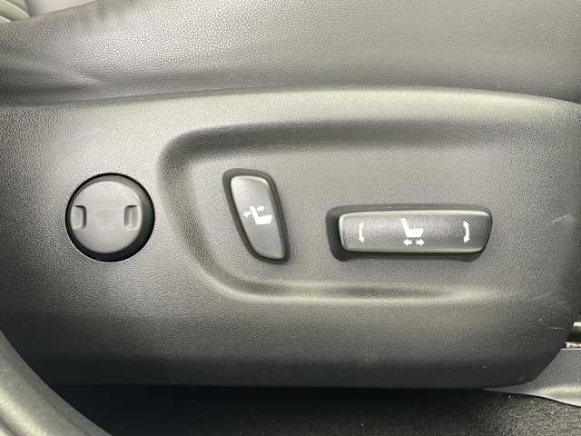 レクサス ＮＸ 200t Iパッケージ 茨城県 2014(平26)年 4.8万km ソニッククォーツ ３眼ＬＥＤヘッドライト　/ステアリングヒーター　/衝突被害軽減ブレーキ　/ＢＳＭ　/シートヒーター　/シートメモリ　/パワーシート　/バックカメラ　/追従型クルーズコントロール　/ビルドインＥＴＣ　/コーナーセンサー