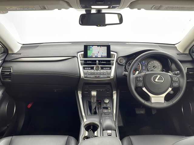 レクサス ＮＸ 200t Iパッケージ 茨城県 2014(平26)年 4.8万km ソニッククォーツ ３眼ＬＥＤヘッドライト　/ステアリングヒーター　/衝突被害軽減ブレーキ　/ＢＳＭ　/シートヒーター　/シートメモリ　/パワーシート　/バックカメラ　/追従型クルーズコントロール　/ビルドインＥＴＣ　/コーナーセンサー