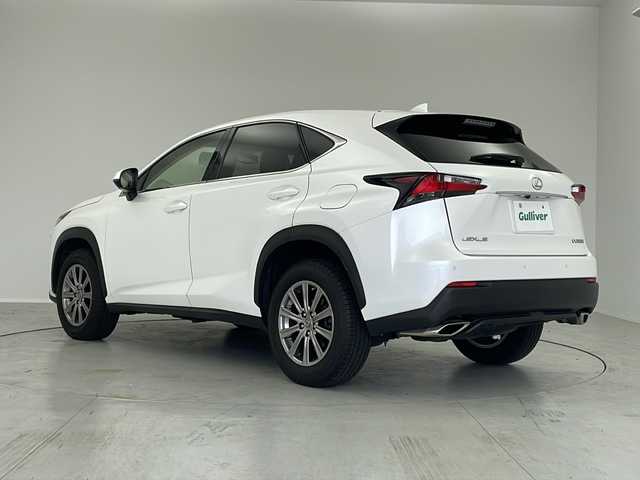 レクサス ＮＸ 200t Iパッケージ 茨城県 2014(平26)年 4.8万km ソニッククォーツ ３眼ＬＥＤヘッドライト　/ステアリングヒーター　/衝突被害軽減ブレーキ　/ＢＳＭ　/シートヒーター　/シートメモリ　/パワーシート　/バックカメラ　/追従型クルーズコントロール　/ビルドインＥＴＣ　/コーナーセンサー