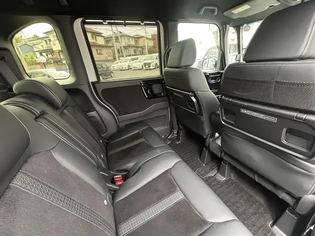 ホンダ Ｎ ＢＯＸ カスタム L ターボ 熊本県 2022(令4)年 4.1万km プラチナホワイトパール 純正８インチナビ（VXU-227NBi）/【フルセグTV/CD/DVD/Bluetooth】/バックカメラ/両側パワースライドドア/レーダークルーズコントロール/衝突被害軽減装置/レーンキープアシスト/パドルシフト/アイドリングストップ/ハーフレザーシート/シートヒーター/社外15インチAW/前後ドライブレコーダー/ビルトインETC/オートLEDヘッドライト/プッシュスタート/ステアリングスイッチ/純正フロアマット/純正ドアバイザー/横滑り防止/盗難防止装置/保証書/取扱説明書