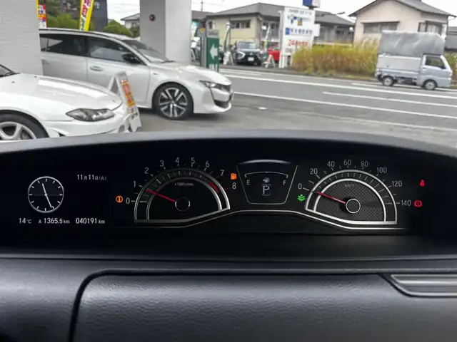 ホンダ Ｎ ＢＯＸ カスタム L ターボ 熊本県 2022(令4)年 4.1万km プラチナホワイトパール 純正８インチナビ（VXU-227NBi）/【フルセグTV/CD/DVD/Bluetooth】/バックカメラ/両側パワースライドドア/レーダークルーズコントロール/衝突被害軽減装置/レーンキープアシスト/パドルシフト/アイドリングストップ/ハーフレザーシート/シートヒーター/社外15インチAW/前後ドライブレコーダー/ビルトインETC/オートLEDヘッドライト/プッシュスタート/ステアリングスイッチ/純正フロアマット/純正ドアバイザー/横滑り防止/盗難防止装置/保証書/取扱説明書