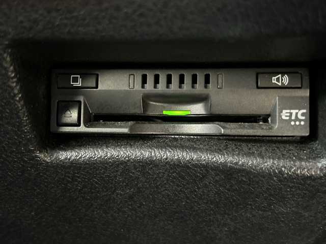 トヨタ シエンタ ハイブリッド ファンベースG 岐阜県 2021(令3)年 8.6万km ブラックマイカ/ベージュ 2トーン 登録時走行距離85435km/純正9インチナビ/全方位カメラ/フルセグテレビ/バックカメラ/両側パワースライドドア/クルーズコントロール/レーンキープアシスト/プリクラッシュ/ドライブレコーダー/シートヒーター/ステアリングヒーター/純正ホイールサマータイヤ有/ツートンカラー/禁煙車/ETC/フォグランプ/LEDヘッドライト