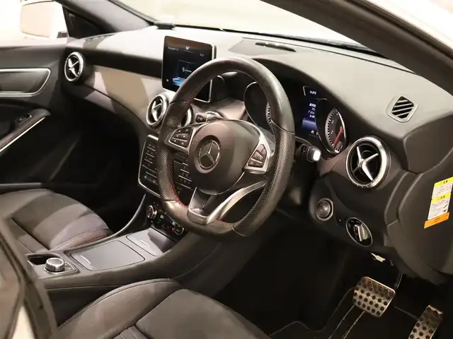 メルセデス・ベンツ ＣＬＡ１８０ Sブレイク　スポーツ 静岡県 2016(平28)年 7.6万km カルサイトホワイト 1オーナー /ACC BSM /純正ナビ　ＴＶ　ＢＴ　USB　ＭＳＶ　/ハーフレザーシート /シートヒーター　/パワーバックドア　/キーレスゴー/キーレスＸ２　/パークトロニック　/アイドリングストップ　/ETC2.0/HIDライト　