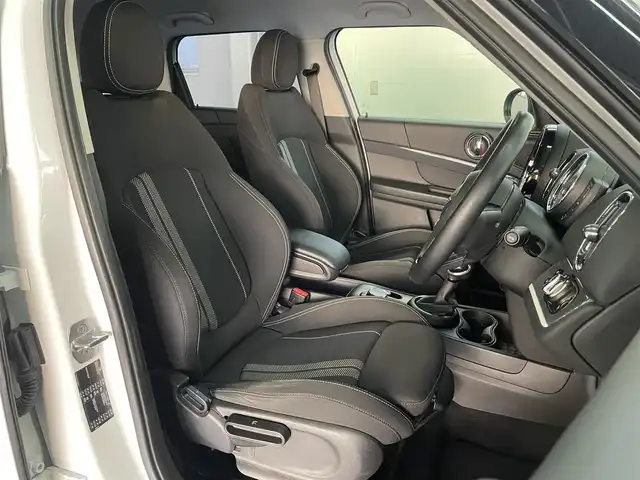 ＭＩＮＩ ミニ クロスオーバー クーパー S 兵庫県 2019(平31)年 5.3万km ライトホワイト ライトホワイトソリッド/純正ナビ/バックカメラ/ＥＴＣ/前後コーナーセンサー/LEDヘッドライト/ACC/スマートキー