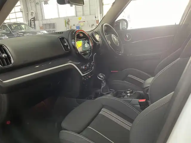ＭＩＮＩ ミニ クロスオーバー クーパー S 兵庫県 2019(平31)年 5.3万km ライトホワイト ライトホワイトソリッド/純正ナビ/バックカメラ/ＥＴＣ/前後コーナーセンサー/LEDヘッドライト/ACC/スマートキー