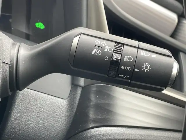 レクサス ＥＳ 300h Fスポーツ 滋賀県 2021(令3)年 4.6万km プラチナムシルバーメタリック ムーンルーフ/純正１２，３インチナビ/（CD/DVD/フルセグ/BT/USB）/パノラミックビューモニター/マークレビンソン/ヘッドアップディスプレイ/３眼LEDヘッドライト/プリクラッシュセーフティ/レーントレーシングアシスト/レーダークルーズコントロール/オートハイビーム/コーナーセンサー/ブラインドスポットモニター/前席パワーシート（メモリ付き）/前席シートヒーター/前席エアシート/ステアリングヒーター/ビルトインETC/前後ドライブレコーダー/電動リアサンシェード/電動リアゲート/純正フロアマット/純正19インチアルミホイール