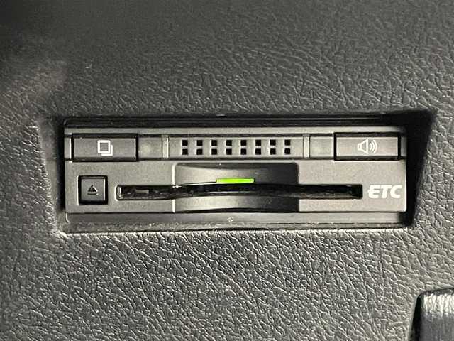 トヨタ カローラ フィールダー ハイブリッドG ダブルバイビー 愛知県 2016(平28)年 8万km ブラックマイカ 純正ナビ　フルセグＴＶ　Ｂｌｕｅｔｏｏｔｈ　バックカメラ　シートヒーター　黒ハーフレザー　セーフティセンス　衝突軽減　レーンキープ　オートハイビーム　ＬＥＤヘッドライト　ＥＴＣ　スマートキー　禁煙車