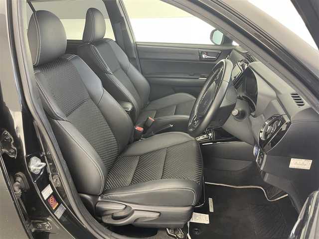 トヨタ カローラ フィールダー ハイブリッドG ダブルバイビー 愛知県 2016(平28)年 8万km ブラックマイカ 純正ナビ　フルセグＴＶ　Ｂｌｕｅｔｏｏｔｈ　バックカメラ　シートヒーター　黒ハーフレザー　セーフティセンス　衝突軽減　レーンキープ　オートハイビーム　ＬＥＤヘッドライト　ＥＴＣ　スマートキー　禁煙車