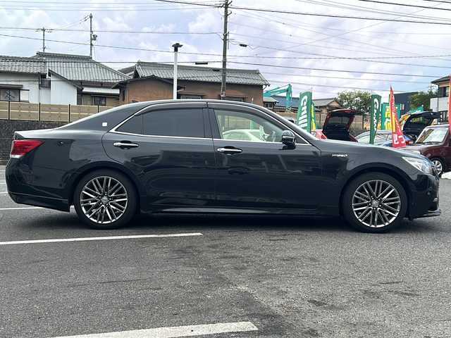 トヨタ クラウン ハイブリッド アスリートG 愛知県 2013(平25)年 7.8万km プレシャスブラックパール /禁煙車//メーカーナビ・フルセグTV//全方位モニター//ビルトインETC//黒革シート//ステアスイッチ//LEDオートライト//アダプティブハイビーム//クリアランスソナー//電動格納ミラーウインカー//純正１８インチアルミ//前席パワーシート//前席シートヒーター・エアシート//ハンドルヒーター//ドアバイザー//純正フロアマット//新車保証書/取扱説明書//スペアキー×１