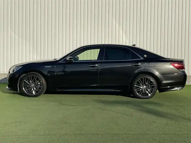 トヨタ クラウン ハイブリッド アスリートG 香川県 2013(平25)年 7.8万km プレシャスブラックパール プリクラッシュセーフティシステム/純正8インチナビゲーション/【AM/FM/BT/TV】/パノラミックビューモニター/ブラックレザーシート/シートヒーター/シートメモリー/ベンチレーション/インテリジェントクリアランスソナー/パワーシート/ビルトインETC/革巻きステアリング/ステアリングリモコン/レーダークルーズコントロール/HIDライト/フォグランプ/純正18インチアルミホイール/純正フロアマット/スマートキー/プッシュスタート