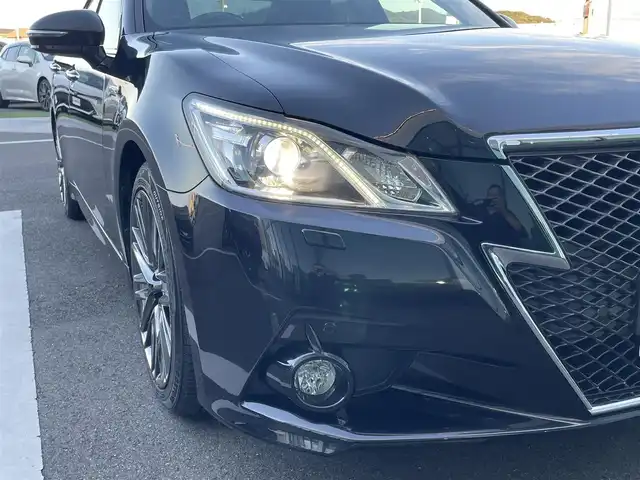 トヨタ クラウン ハイブリッド アスリートG 香川県 2013(平25)年 7.8万km プレシャスブラックパール プリクラッシュセーフティシステム/純正8インチナビゲーション/【AM/FM/BT/TV】/パノラミックビューモニター/ブラックレザーシート/シートヒーター/シートメモリー/ベンチレーション/インテリジェントクリアランスソナー/パワーシート/ビルトインETC/革巻きステアリング/ステアリングリモコン/レーダークルーズコントロール/HIDライト/フォグランプ/純正18インチアルミホイール/純正フロアマット/スマートキー/プッシュスタート