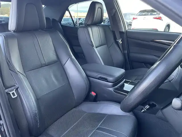 トヨタ クラウン ハイブリッド アスリートG 香川県 2013(平25)年 7.8万km プレシャスブラックパール プリクラッシュセーフティシステム/純正8インチナビゲーション/【AM/FM/BT/TV】/パノラミックビューモニター/ブラックレザーシート/シートヒーター/シートメモリー/ベンチレーション/インテリジェントクリアランスソナー/パワーシート/ビルトインETC/革巻きステアリング/ステアリングリモコン/レーダークルーズコントロール/HIDライト/フォグランプ/純正18インチアルミホイール/純正フロアマット/スマートキー/プッシュスタート