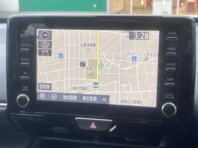 トヨタ ヤリスクロス ハイブリッド G 島根県 2021(令3)年 5.8万km センシュアルレッドマイカ 4WD/純正メモリナビ　/(AM/FM/フルセグTV/Ｂｌｕｅｔｏｏｔｈ接続)/前後ドライブレコーダー　/ビルトインＥＴＣ　/バックカメラ/クルーズコントロール　/ブラインドスポットモニター/前後コーナーセンサー　/レーンアシスト/プリクラッシュセーフティ　/パワーバックドア　/前席シートヒーター/ステアリングヒーター/電動パーキングブレーキ/オートホールド　/オートハイビーム／ライト　/純正16インチアルミホイール/純正フロアマット/スペアキー1本