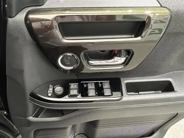 ホンダ Ｎ ＢＯＸ カスタム G L ターボ ホンダセンシング 鹿児島県 2018(平30)年 6.9万km プレミアムベルベットパープル・パール ホンダセンシング/・衝突軽減ブレーキ/・誤発進抑制機能（前後）/・歩行者事故低減ステアリング/・路外逸脱抑制機能/・アダプティブクルーズコントロール/・車線維持支援システム/・オートハイビーム/・先行車発進お知らせ機能/・標識認識機能/純正8インチSDナビ【VXU-185NBi】/（CD/DVD/フルセグ/Bluetooth/SD/USB）/バックカメラ/ビルトインETC/社外前方ドライブレコーダー【HDR-751G】/両側パワースライドドア/革巻きステアリング/ステアリングリモコン/パドルシフト/ハーフレザーシート/チップアップシート/電動格納ミラー/純正LEDヘッドライト/フロントフォグランプ/オートライト/シーケンシャルウィンカー/後席サンシェード/純正フロアマット＋ラバーマット/純正15インチアルミ/純正ドアバイザー