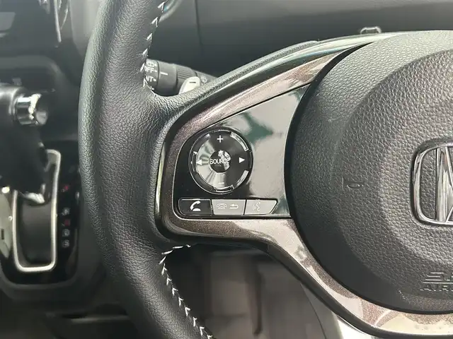 ホンダ Ｎ ＢＯＸ カスタム G L ターボ ホンダセンシング 鹿児島県 2018(平30)年 6.9万km プレミアムベルベットパープル・パール ホンダセンシング/・衝突軽減ブレーキ/・誤発進抑制機能（前後）/・歩行者事故低減ステアリング/・路外逸脱抑制機能/・アダプティブクルーズコントロール/・車線維持支援システム/・オートハイビーム/・先行車発進お知らせ機能/・標識認識機能/純正8インチSDナビ【VXU-185NBi】/（CD/DVD/フルセグ/Bluetooth/SD/USB）/バックカメラ/ビルトインETC/社外前方ドライブレコーダー【HDR-751G】/両側パワースライドドア/革巻きステアリング/ステアリングリモコン/パドルシフト/ハーフレザーシート/チップアップシート/電動格納ミラー/純正LEDヘッドライト/フロントフォグランプ/オートライト/シーケンシャルウィンカー/後席サンシェード/純正フロアマット＋ラバーマット/純正15インチアルミ/純正ドアバイザー