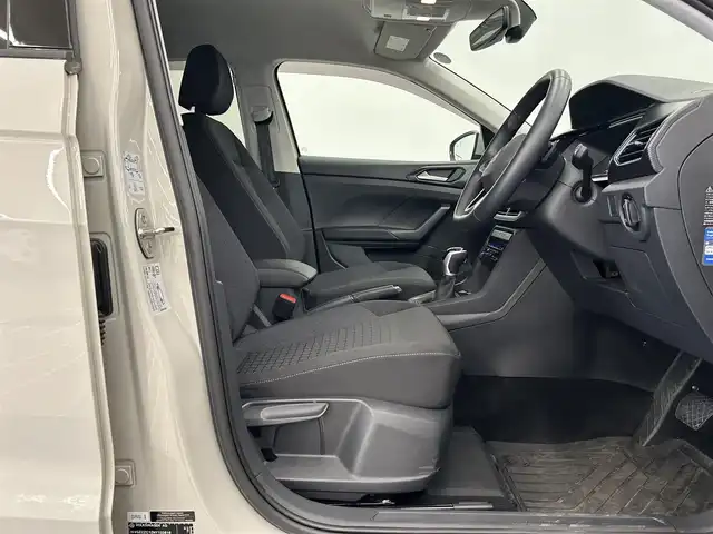 フォルクスワーゲン ＶＷ Ｔ－クロス TSI アクティブ 岡山県 2022(令4)年 1.1万km グレー ワンオーナー/メモリナビ/バックカメラ/アイドリングストップ/アダプティブクルーズコントロール/プッシュスタート/ETC2.0/Android Auto/Apple CarPlay/Mirror　Link/ブラインド・スポット・ディテクション/純正アルミ付きサマータイヤ4本/LEDヘッドライト/ライトアシスト/ACC/レーンキーピングアシストシステム/疲労検知システム/プロアクティブ・オキュマント・プロテクション/パークディスタンスコントロール/ドアバイザー