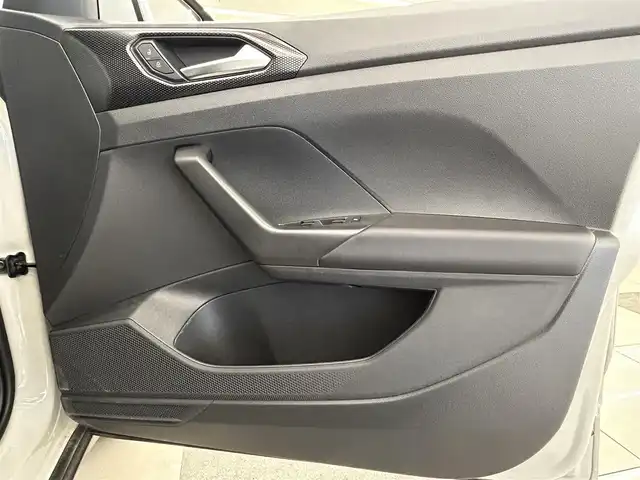 フォルクスワーゲン ＶＷ Ｔ－クロス TSI アクティブ 岡山県 2022(令4)年 1.1万km グレー ワンオーナー/メモリナビ/バックカメラ/アイドリングストップ/アダプティブクルーズコントロール/プッシュスタート/ETC2.0/Android Auto/Apple CarPlay/Mirror　Link/ブラインド・スポット・ディテクション/純正アルミ付きサマータイヤ4本/LEDヘッドライト/ライトアシスト/ACC/レーンキーピングアシストシステム/疲労検知システム/プロアクティブ・オキュマント・プロテクション/パークディスタンスコントロール/ドアバイザー