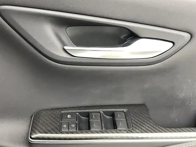 トヨタ クラウン ハイブリッド RS 熊本県 2019(平31)年 8.3万km ホワイトパールクリスタルシャイン 純正ナビ（ＣＤ・ＤＶＤ・フルセグ・ＢＴ・ＡＵＸ・ＵＳＢ）/バックカメラ　/ドライブレコーダー　/ＥＴＣ　/前後クリアランスソナー　/前席シートヒーター　/前席エアーシート　/前席パワーシート/トヨタセーフティーセンス/・プリクラッシュセーフティ/・レーダークルーズコントロール/・標識認識システム/・オートマチックハイビーム/横滑り防止/アイドリングストップ/純正フロアマット/純正１８インチAW/オートライト/LEDヘッドライト/フォグライト/スマートキー/プッシュスタート/保証書/取扱説明書