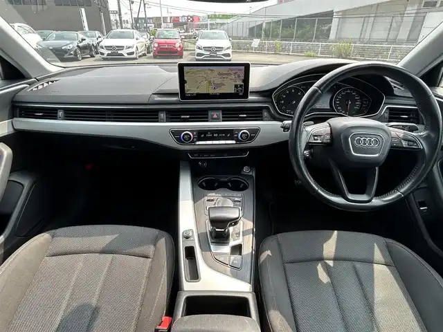 アウディ Ａ４ 2．0TFSI 福岡県 2016(平28)年 13.4万km グレイシアホワイトメタリック 純正ナビ/Audiプレセンス/Audiアクティブレーンアシスト/エフィシェンシアシスト/パーキングエイド/ヘッドアップディスプレイ/バックカメラ/アダプティブクルーズコントロール/パワーシート（D/N席）/純正フロアマット/純正18アルミホイール/LEDヘッドライト/オートライト/オートハイビーム/コーナーセンサー前後