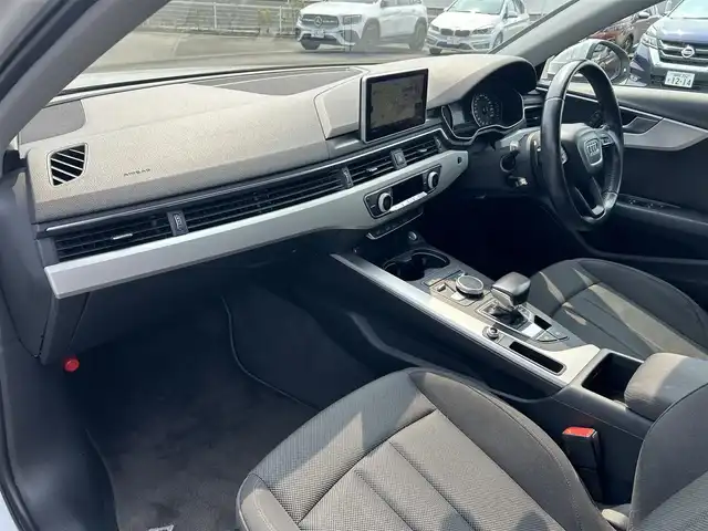 アウディ Ａ４ 2．0TFSI 福岡県 2016(平28)年 13.4万km グレイシアホワイトメタリック 純正ナビ/Audiプレセンス/Audiアクティブレーンアシスト/エフィシェンシアシスト/パーキングエイド/ヘッドアップディスプレイ/バックカメラ/アダプティブクルーズコントロール/パワーシート（D/N席）/純正フロアマット/純正18アルミホイール/LEDヘッドライト/オートライト/オートハイビーム/コーナーセンサー前後