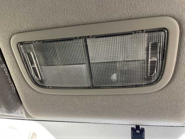 ホンダ フィット G 道央・札幌 2010(平22)年 7.9万km プレミアムホワイトパール ・4WD/・ワンオーナー/・純正オーディオ/・CD/USB/・バックカメラ/ETC/・電動格納ミラー/・盗難防止装置/・純正フロアマット/・ABS/ECON/・ドアバイザー/・リモコンキー/・保証書