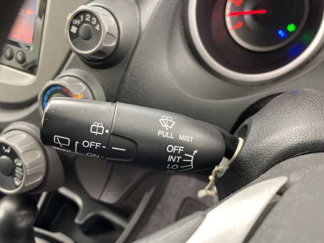 ホンダ フィット G 道央・札幌 2010(平22)年 7.9万km プレミアムホワイトパール ・4WD/・ワンオーナー/・純正オーディオ/・CD/USB/・バックカメラ/ETC/・電動格納ミラー/・盗難防止装置/・純正フロアマット/・ABS/ECON/・ドアバイザー/・リモコンキー/・保証書